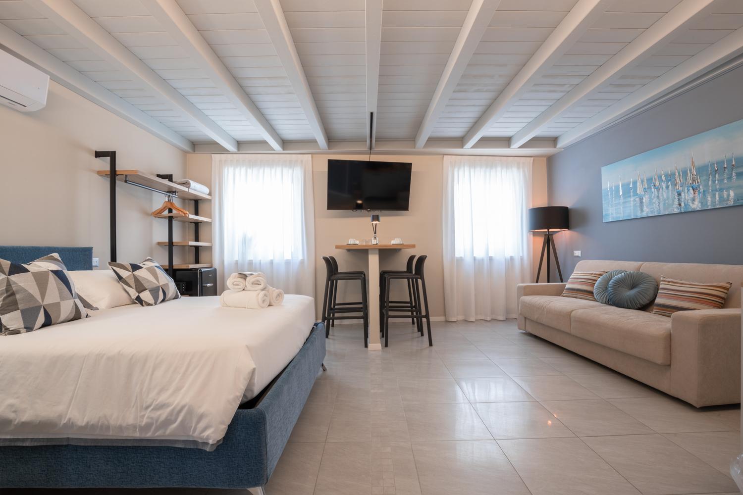 Es Rooms And Apartments Torbole Sul Garda Exterior foto